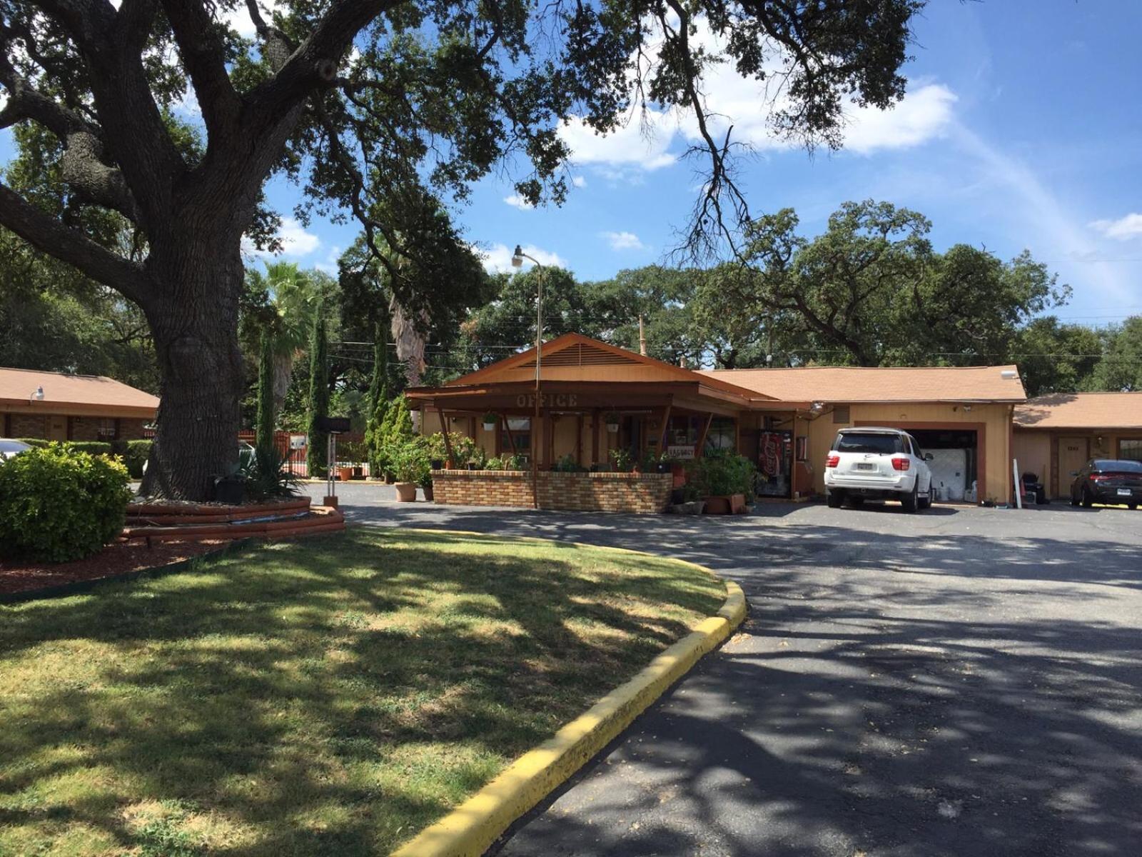 Walnut Forest Motel Austin Exterior foto